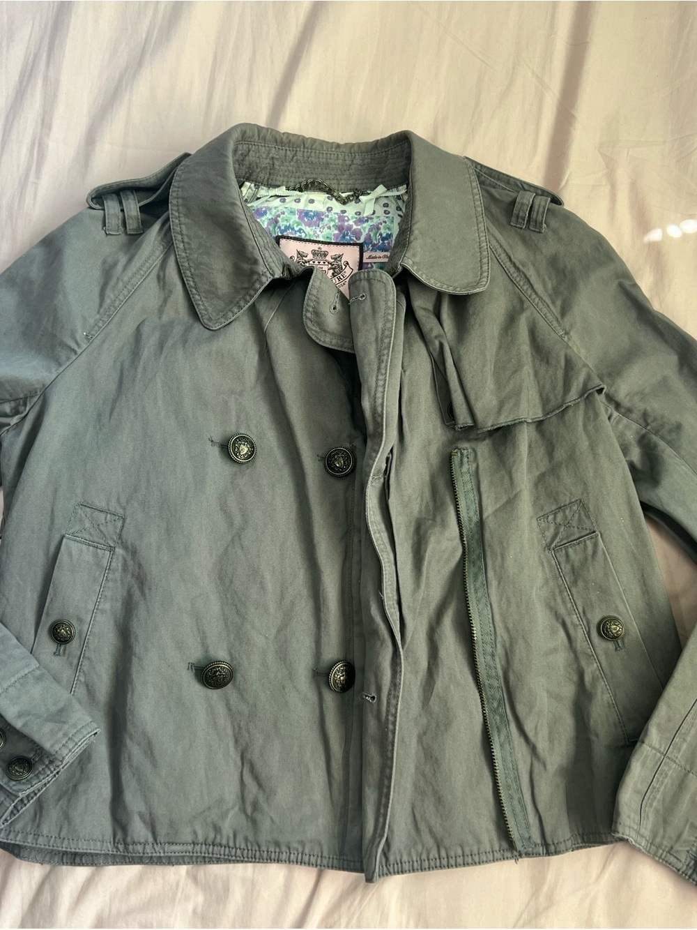 Juicy Couture Women’s Ruflle Trench Coat Jacket L olive